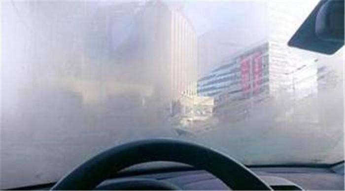 冬天車窗起霧怎么辦，長沙租車來支招
